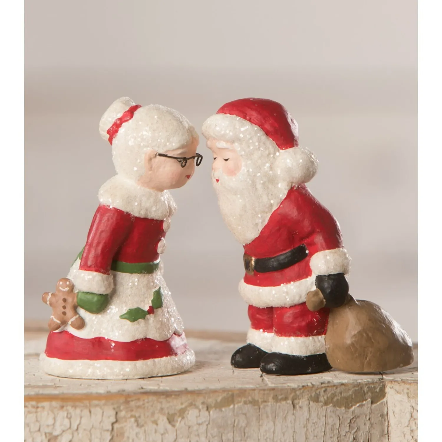 Discount The Jolly Christmas Shop Bethany Lowe Set Of 2 Kissing Mr. And Mrs. Claus Figure TL0234