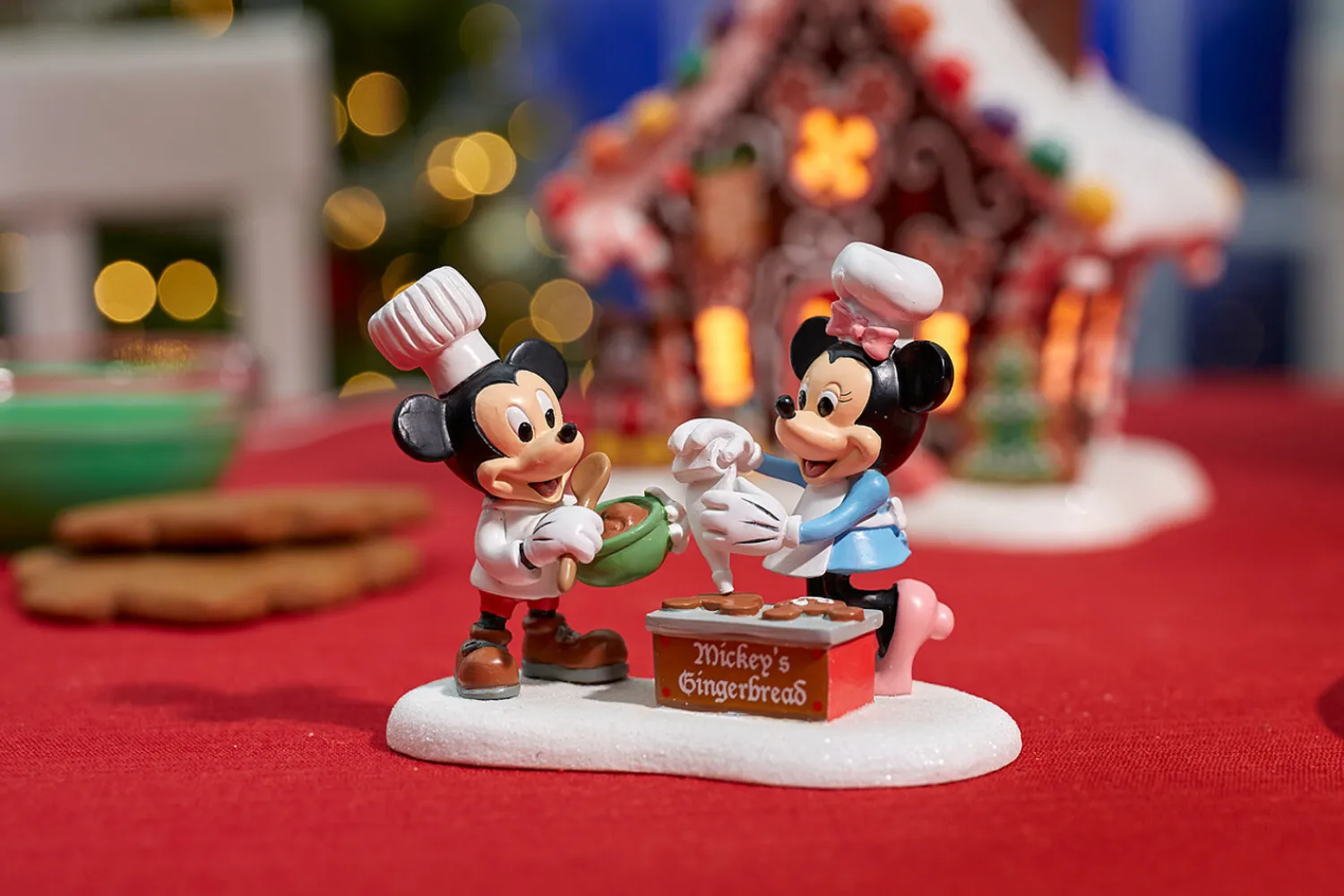 Hot The Jolly Christmas Shop Department 56 Disney Village Sugar & Spice... Figure 6001192