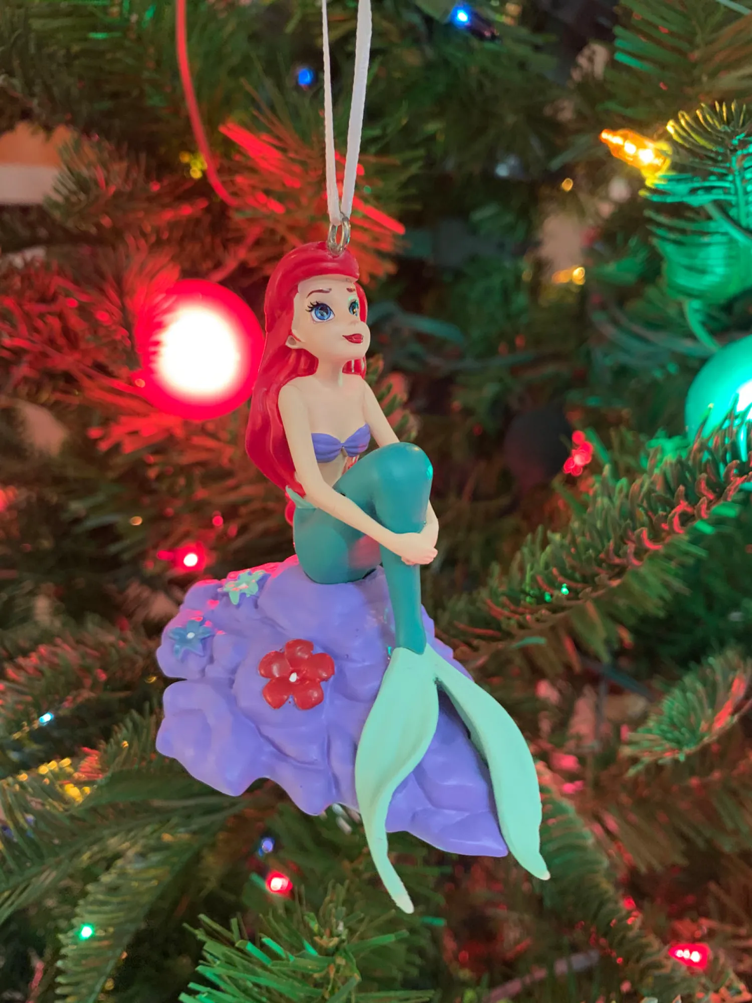 New The Jolly Christmas Shop Hallmark Disney Princess Ariel On Rock Christmas Ornament 3HCM0810