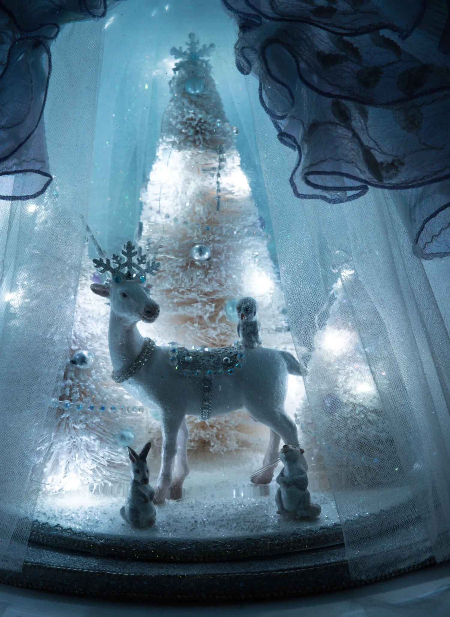 New The Jolly Christmas Shop Katherine's Collection 20" Queen Crystalline Cloche And Doll Christmas Decoration 28-428291