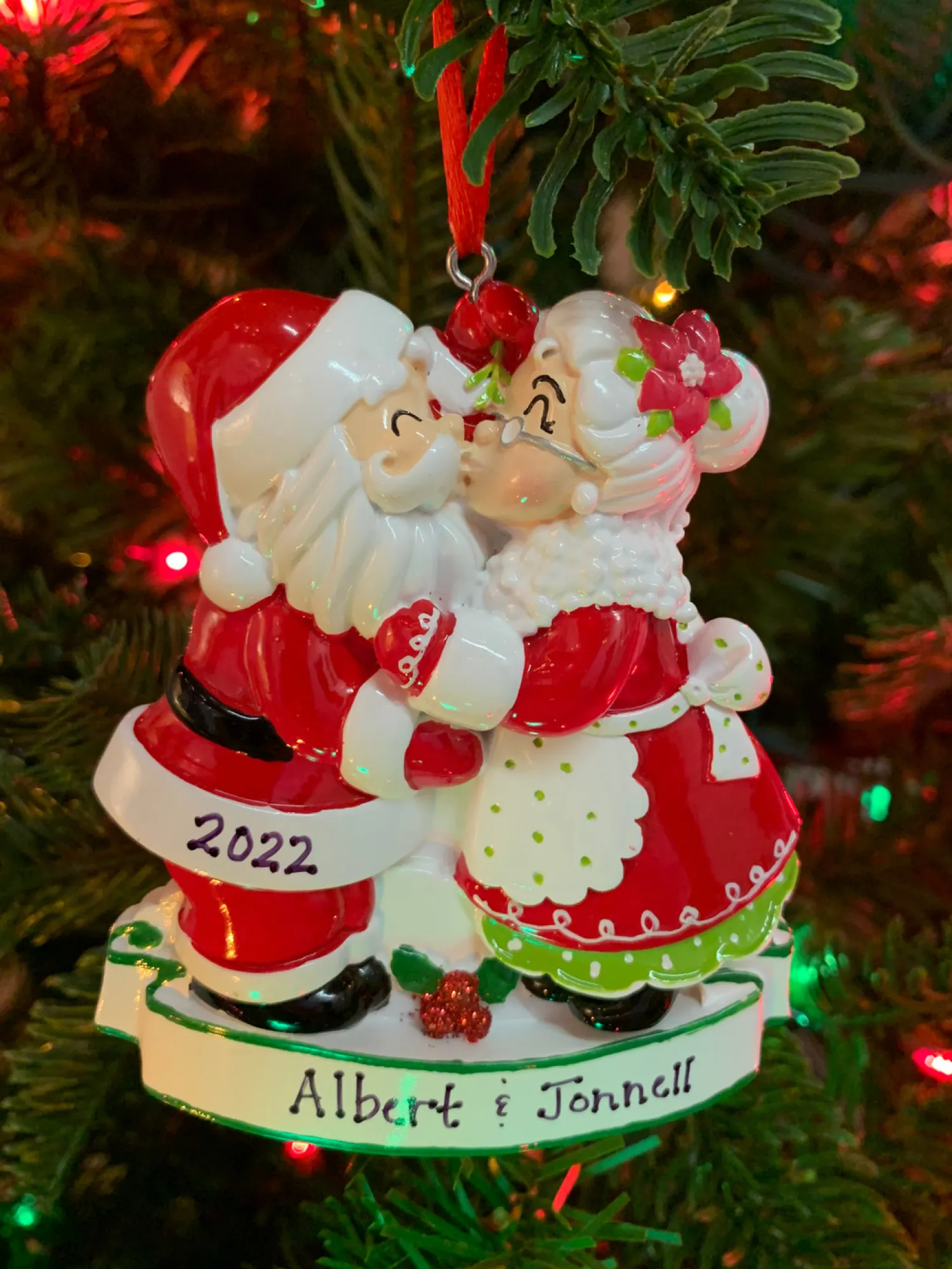 The Jolly Christmas Shop Mr. And Mrs. Claus Kissing Personalized Christmas Ornament OR2391