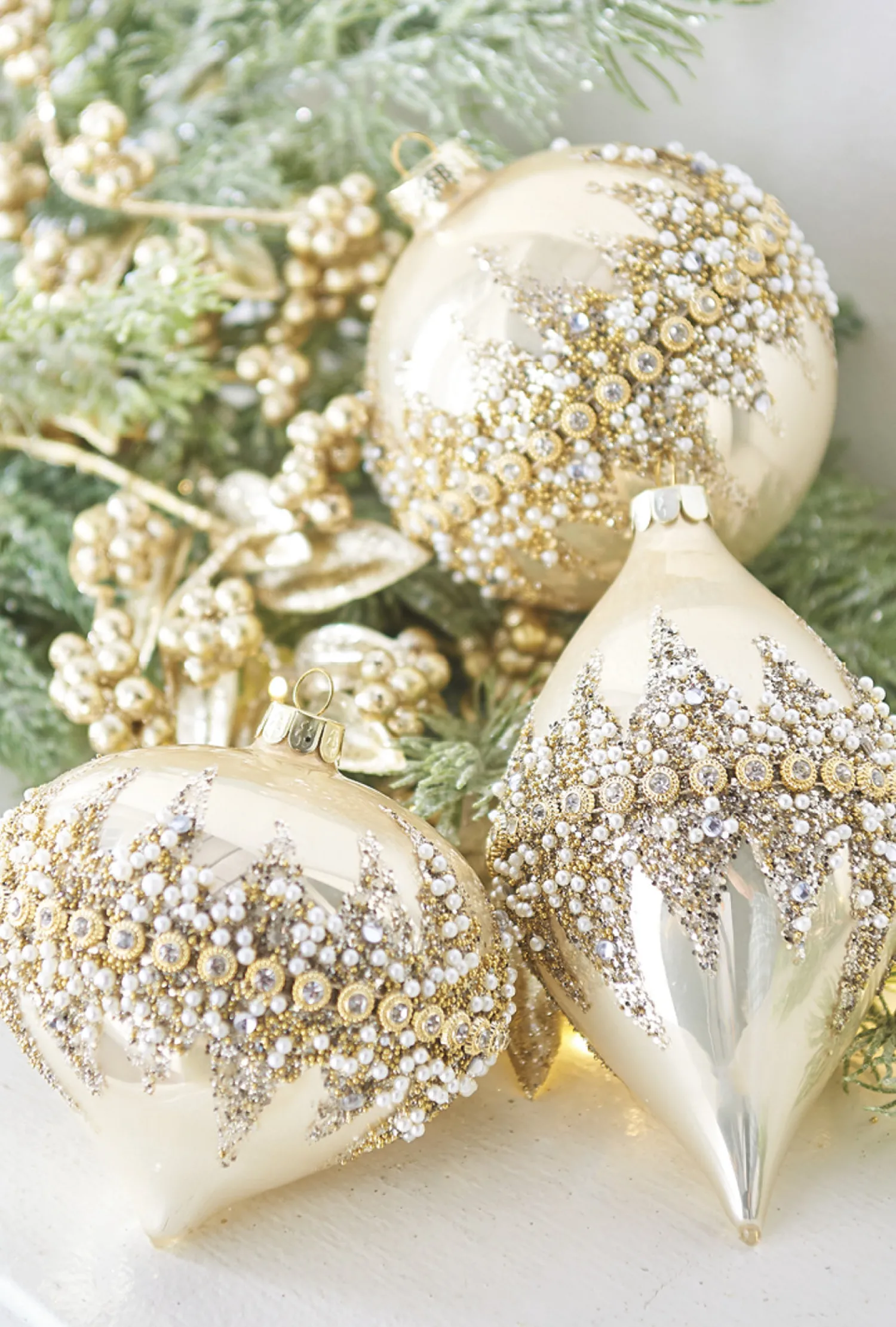 New The Jolly Christmas Shop Raz 6" Gold Beaded Glass Christmas Ornament 4022874