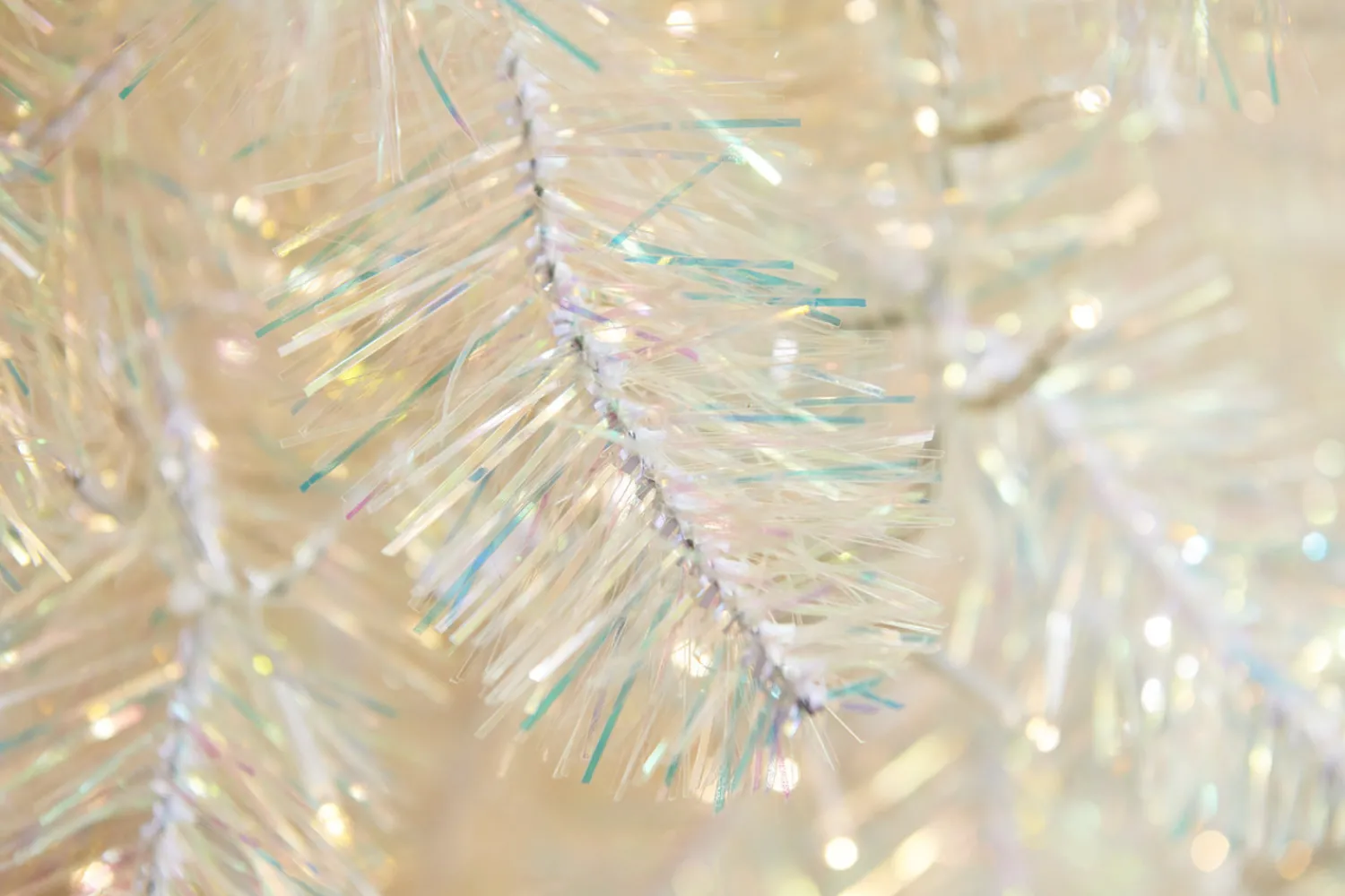 Discount The Jolly Christmas Shop Raz 7.5' Or 9' O Tannenbaum Crystal Iridescent White Pine Christmas Tree With Cluster LED Lights