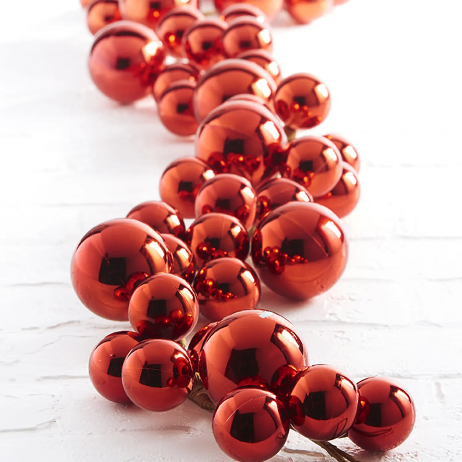 New The Jolly Christmas Shop Raz 4' Red Plastic Ball Christmas Garland G3216179