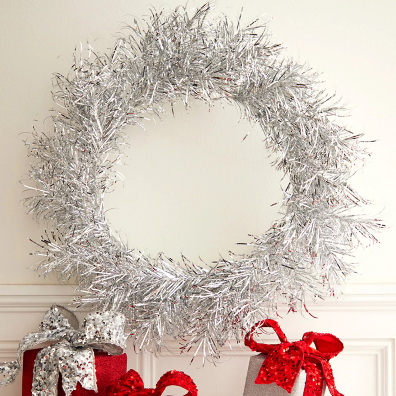 Clearance The Jolly Christmas Shop Raz 22" Silver Tinsel Christmas Wreath W4302402