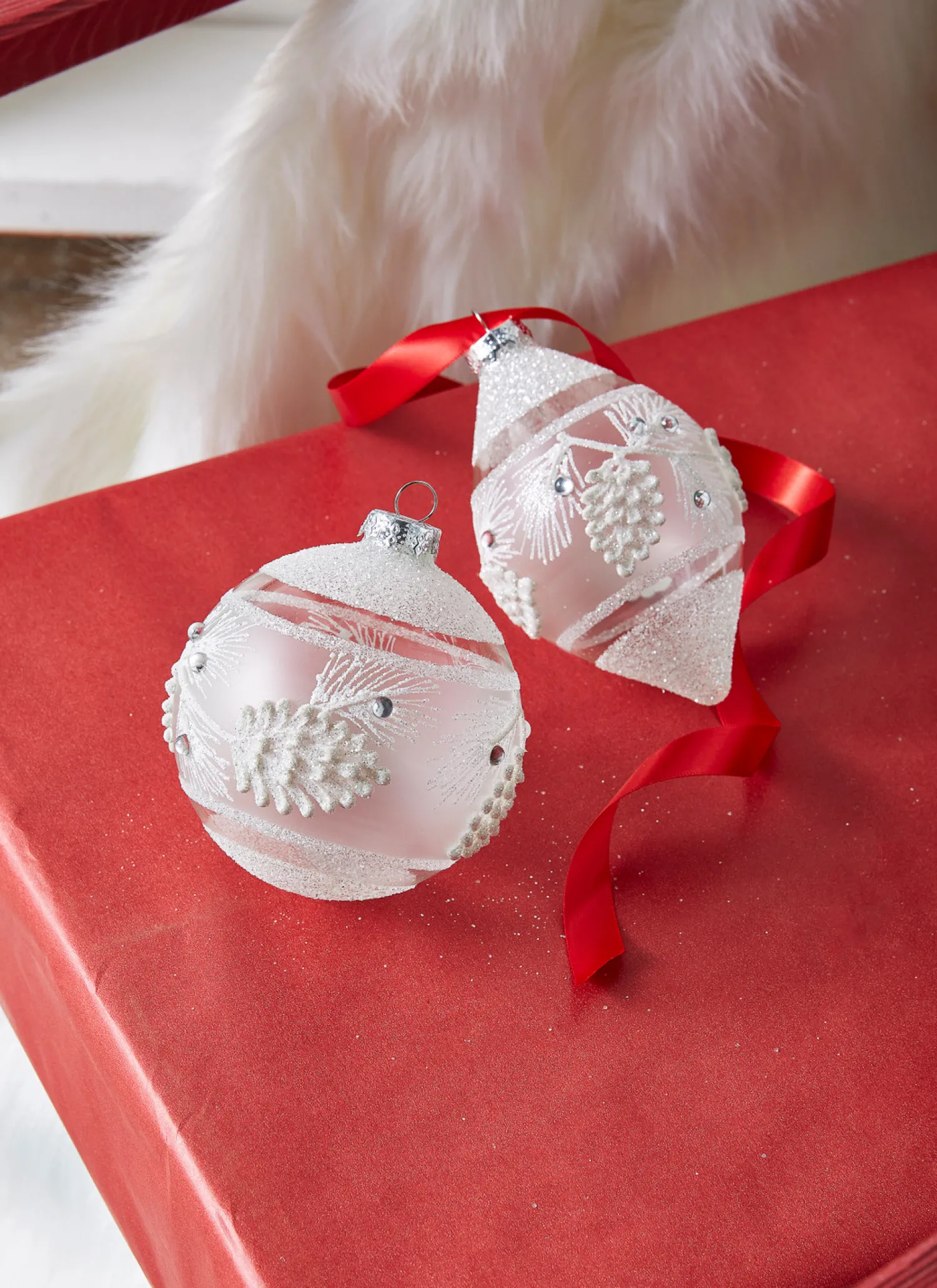 The Jolly Christmas Shop Raz 4" White Textured Pinecone Glass Christmas Ornament 4324587