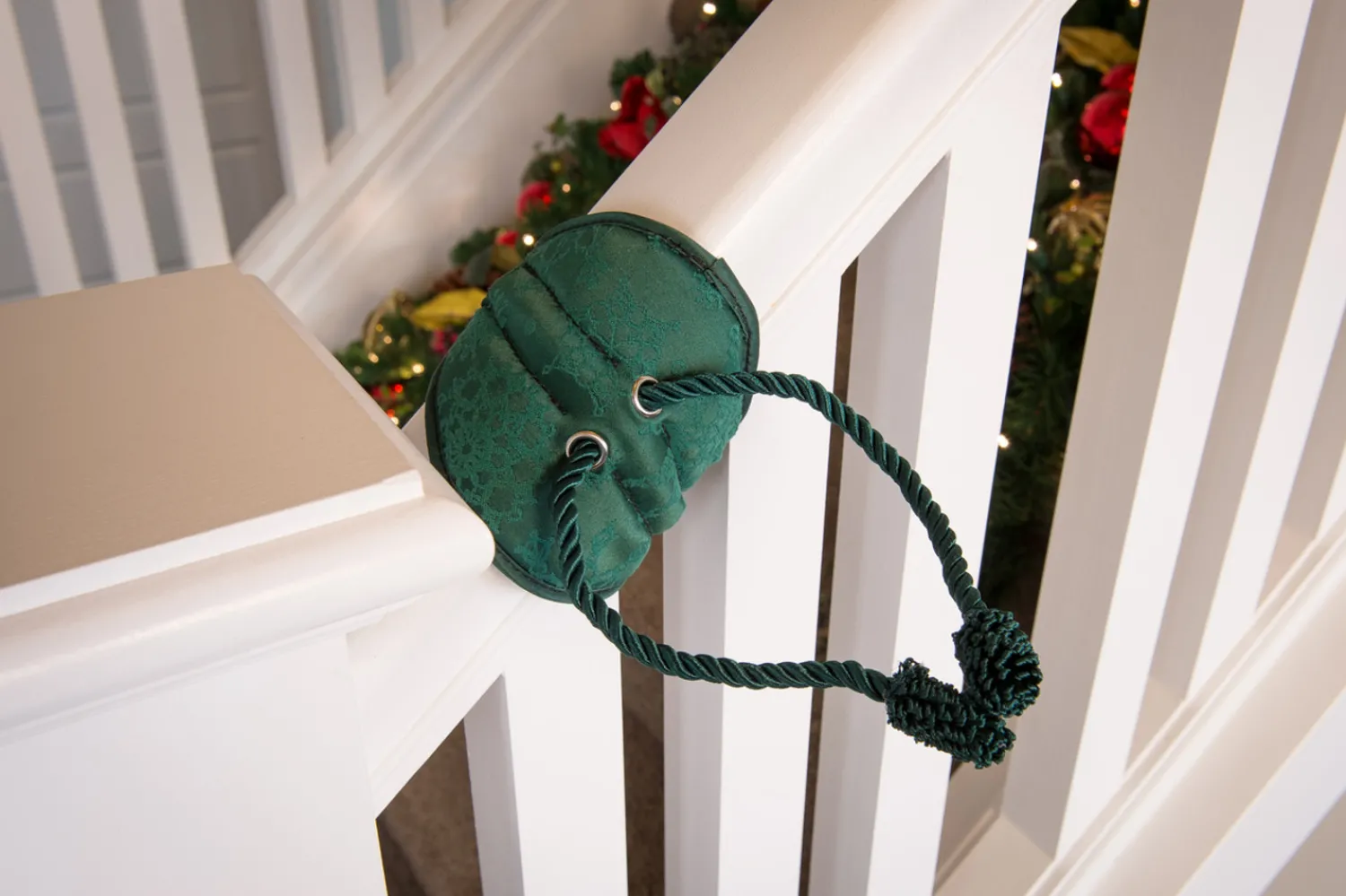 Discount The Jolly Christmas Shop Village Lighting Bannister Protecting Garland Ties V-11099-DLX